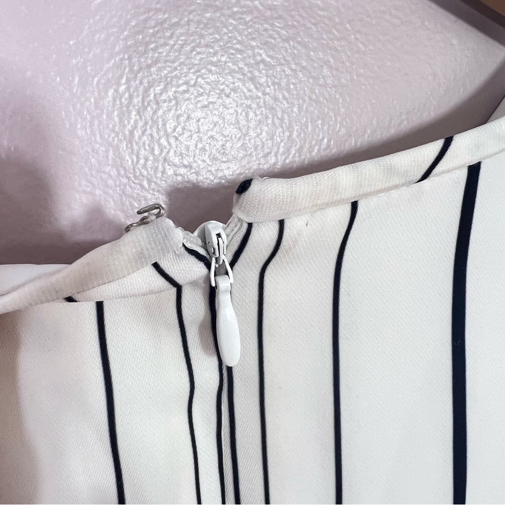 Calvin Klein Crew Neck Sleeveless Women's Shift Dress White Stripes Size 8 - Picture 7 of 12